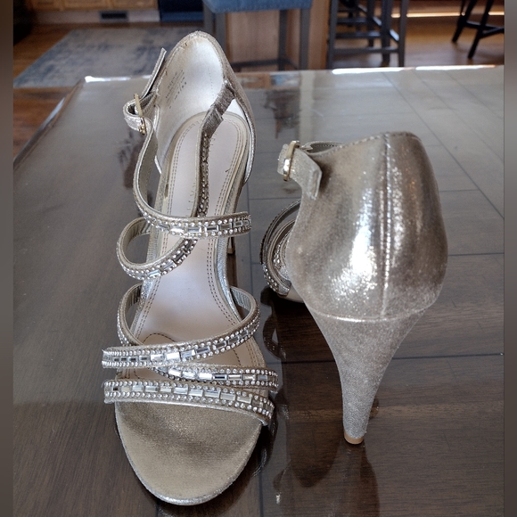 Formal Heels - Picture 2 of 4